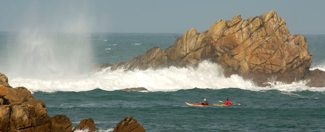 Bretagne-morbihan-quiberon-kayak-sillages-grosse-houle