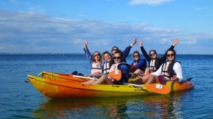 Promenades kayak-Groupes-enterrement-vie-jeune-fille-kayak-bretagne-morbihan-quiberon-carnac