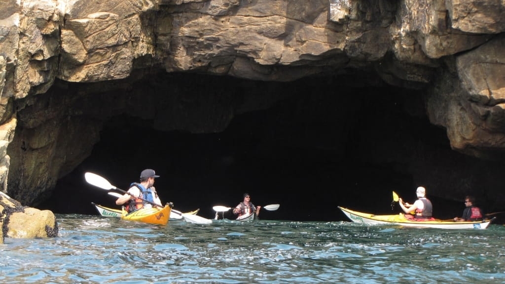 Sea Kayak Paddleboarding Brittany Quiberon morbihan courses-trips-explore caves